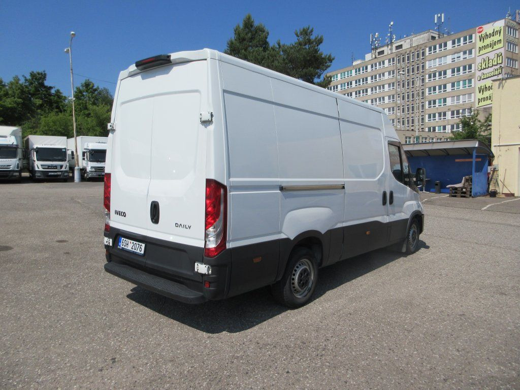 Iveco Daily 35S16 - Fourgon utilitaire: photos 3 Iveco Daily 35S16 - Fourgon utilitaire: photos 3