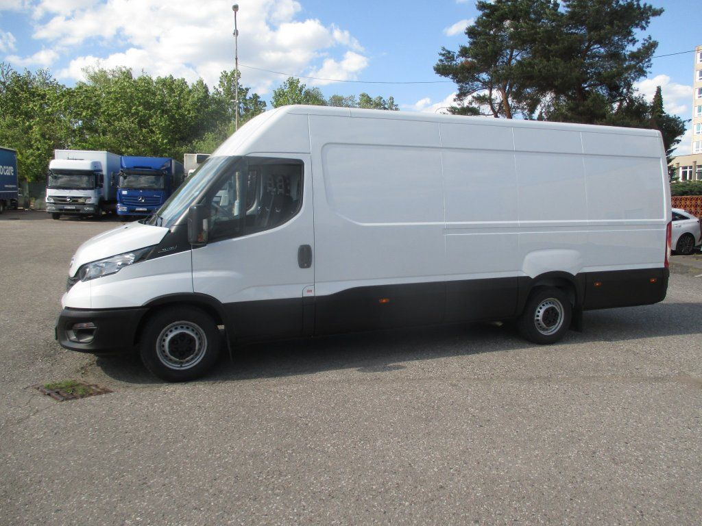 Iveco Daily 35S16 - Fourgon utilitaire: photos 2 Iveco Daily 35S16 - Fourgon utilitaire: photos 2