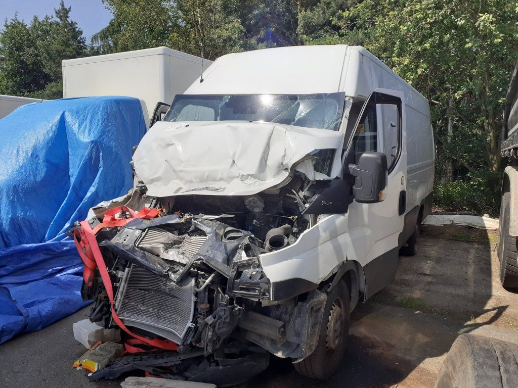 Iveco Daily 35S16 maxi Damaged - Fourgon utilitaire: photos 2 Iveco Daily 35S16 maxi Damaged - Fourgon utilitaire: photos 2