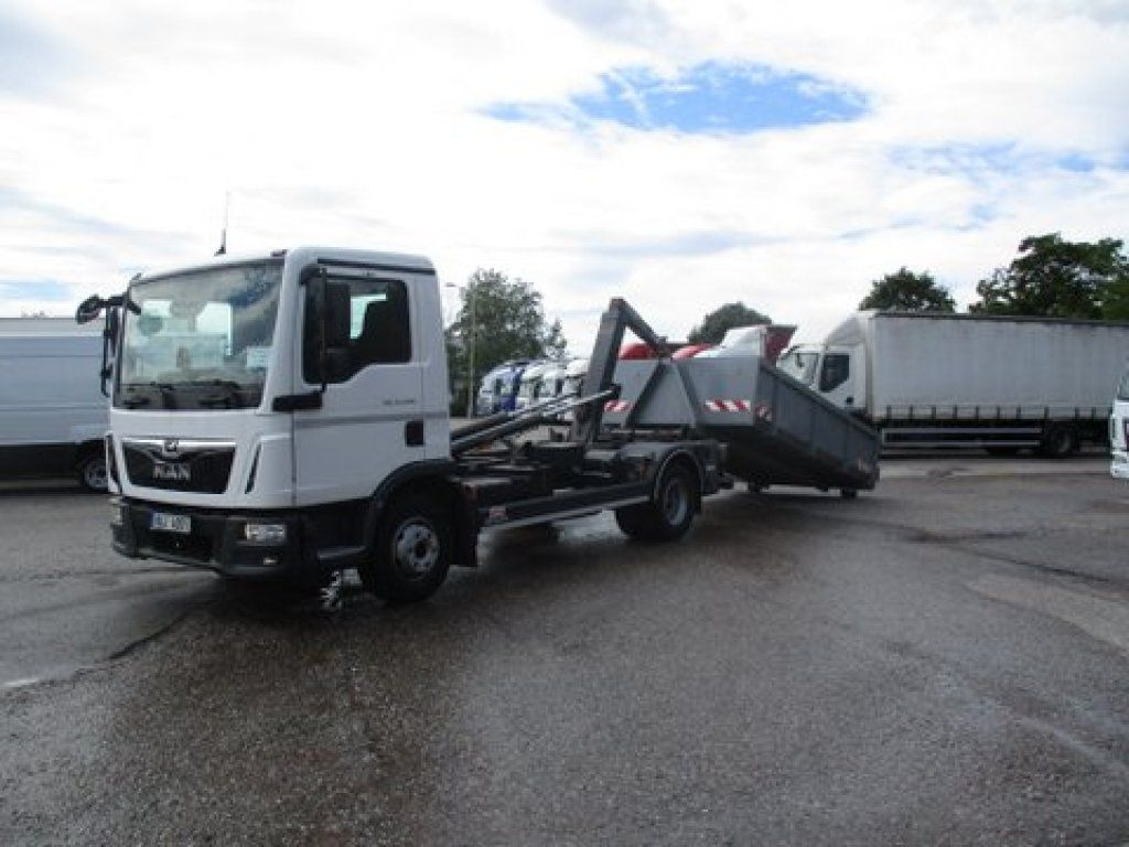 MAN 12.220 TGL - Camion fourgon: photos 1 MAN 12.220 TGL - Camion fourgon: photos 1