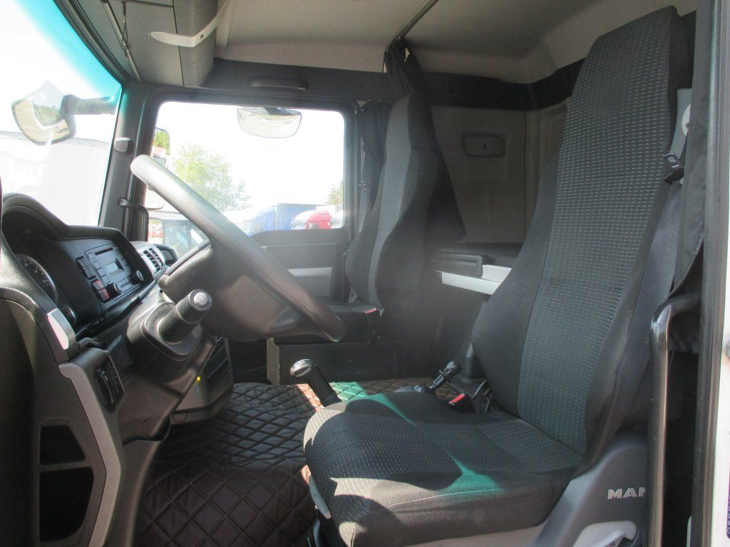 MAN TGL 12.220 - Camion fourgon: photos 4 MAN TGL 12.220 - Camion fourgon: photos 4