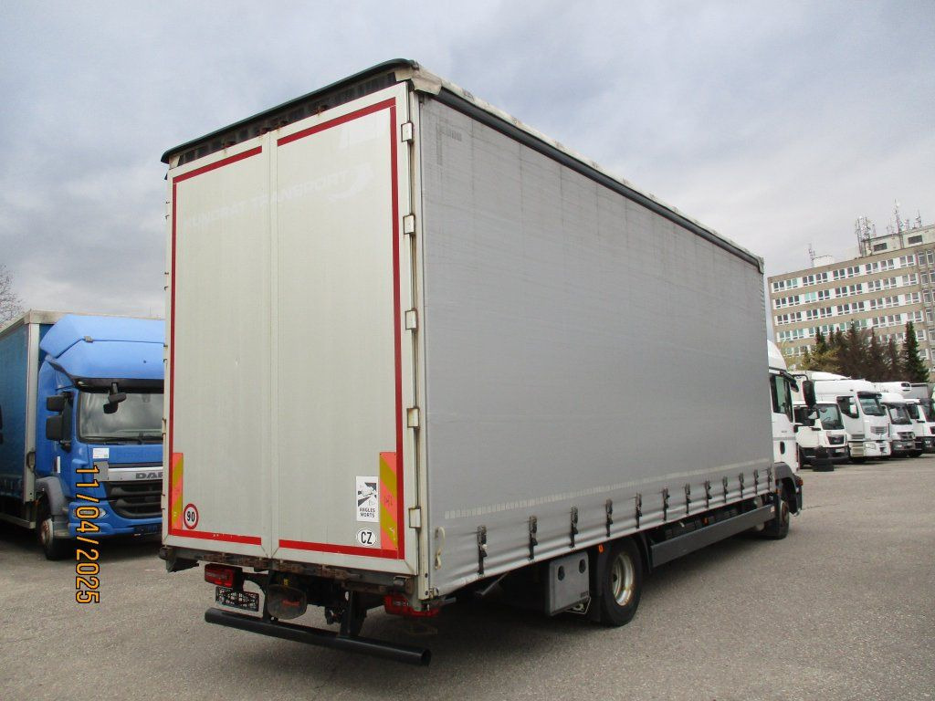 MAN TGL12.250 - Camion à rideaux coulissants: photos 5 MAN TGL12.250 - Camion à rideaux coulissants: photos 5