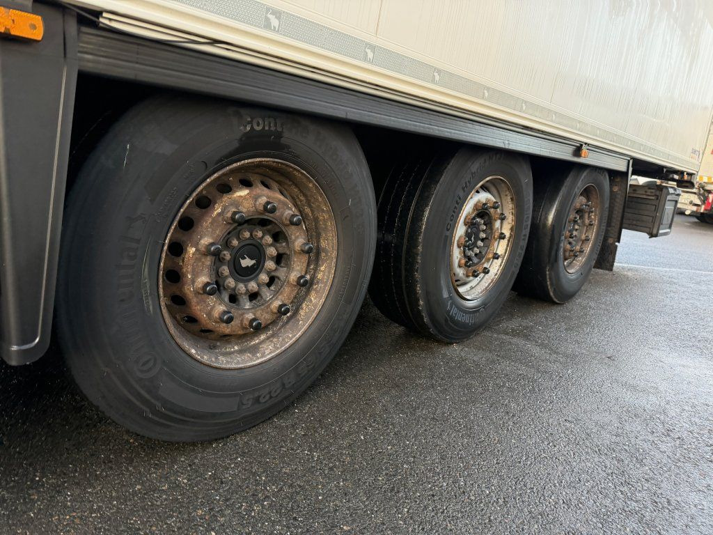 Semi-remorque fourgon Schmitz Cargobull Carrier Vector 1950 Bi-temp: photos 6 Semi-remorque fourgon Schmitz Cargobull Carrier Vector 1950 Bi-temp: photos 6