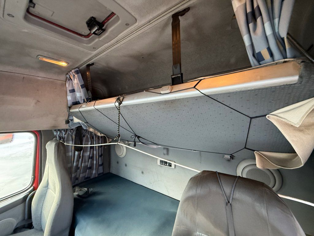 Volvo FM12.460 6x2 EURO 3 en leasing occasion Volvo FM12.460 6x2 EURO 3: photos 16