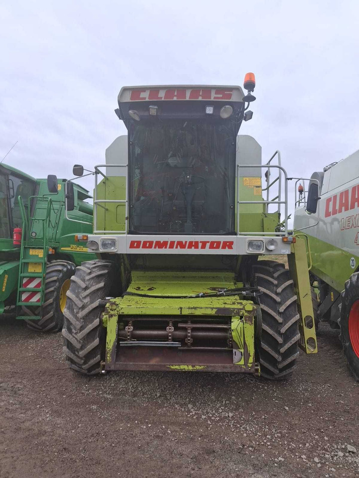 Claas dominator 118 sl Maxi - Moissonneuse-batteuse: photos 5 Claas dominator 118 sl Maxi - Moissonneuse-batteuse: photos 5