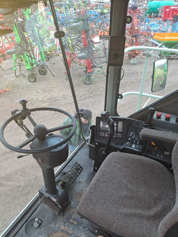 Claas dominator 118 sl Maxi - Moissonneuse-batteuse: photos 3 Claas dominator 118 sl Maxi - Moissonneuse-batteuse: photos 3