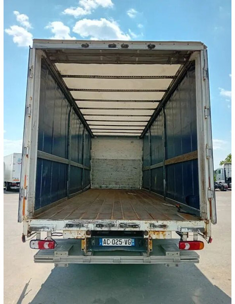 Renault Midlum 280 dxi - manual gearbox / steel suspension lames - Camion à rideaux coulissants: photos 3 Renault Midlum 280 dxi - manual gearbox / steel suspension lames - Camion à rideaux coulissants: photos 3