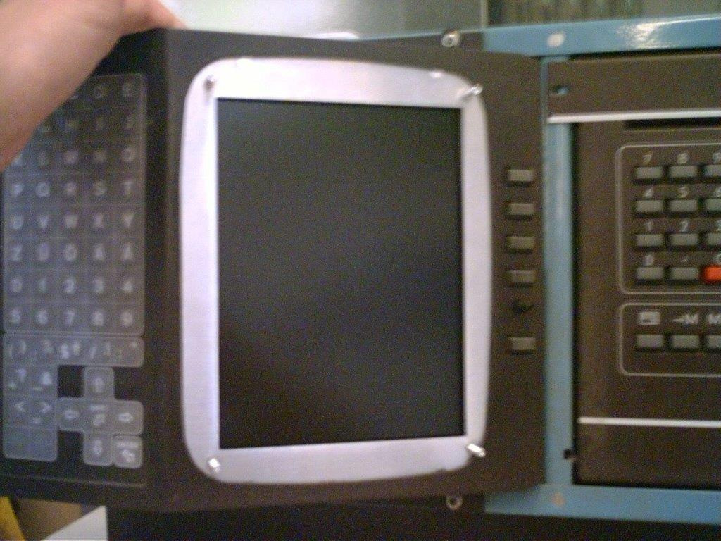 Conversion kit high-speed cutter Wohlenberg from monitor tube chassis system 85/86/90 to LCD chassis - Massicot: photos 4 Conversion kit high-speed cutter Wohlenberg from monitor tube chassis system 85/86/90 to LCD chassis - Massicot: photos 4