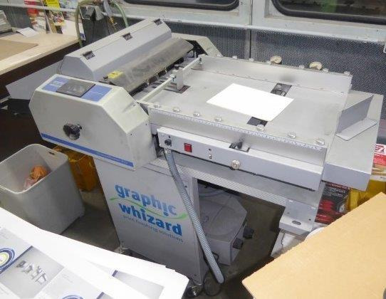 Graphic Whizard CreaseMaster Plus - automatic grooving, slotting, creasing and perforating machine - Machine d'impression: photos 3 Graphic Whizard CreaseMaster Plus - automatic grooving, slotting, creasing and perforating machine - Machine d'impression: photos 3