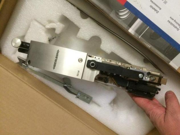 Heidelberg 52-L6 ring eyelet stitching heads - Machine d'impression: photos 1 Heidelberg 52-L6 ring eyelet stitching heads - Machine d'impression: photos 1