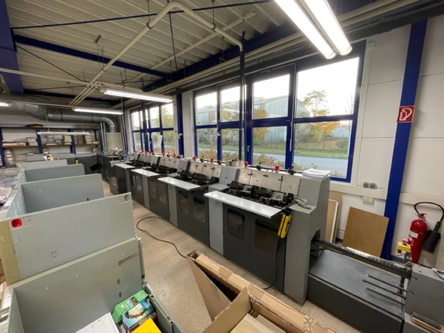 Heidelberg Saddlestitcher Stitchmaster ST 100.1 with 1+8 Feeders - Machine d'impression: photos 1 Heidelberg Saddlestitcher Stitchmaster ST 100.1 with 1+8 Feeders - Machine d'impression: photos 1