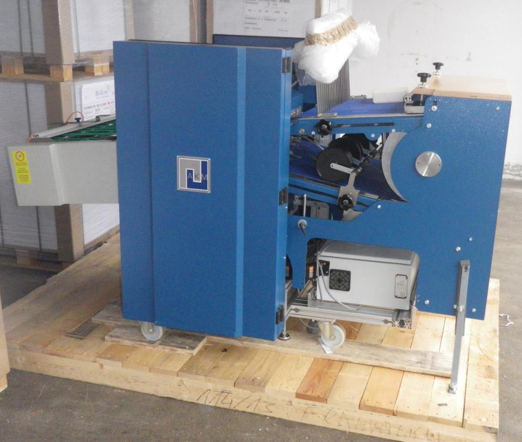 AKM PFA-60 Pharma prefolder delivery with press - Matériel industriel: photos 1 AKM PFA-60 Pharma prefolder delivery with press - Matériel industriel: photos 1