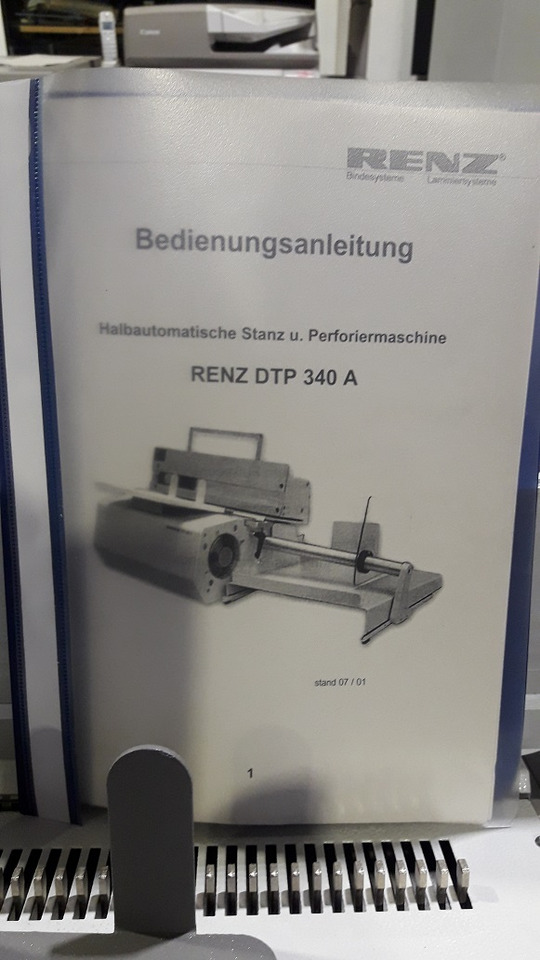 Semi-automatic table punching machine Christian Renz DTP 340 A with calendar tooling - Machine d'impression: photos 2 Semi-automatic table punching machine Christian Renz DTP 340 A with calendar tooling - Machine d'impression: photos 2