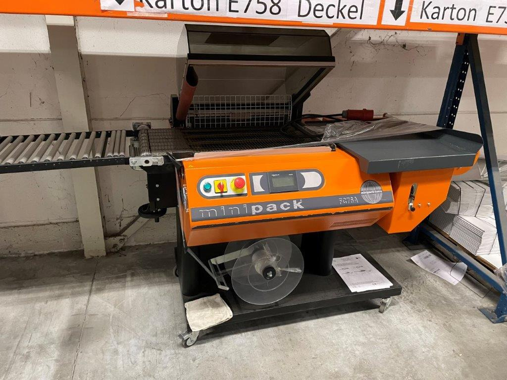 Semi-automatic shrink wrapping machine - hood shrinker Torre Minipack FC 76 A - Machine d'emballage et de conditionnement: photos 1 Semi-automatic shrink wrapping machine - hood shrinker Torre Minipack FC 76 A - Machine d'emballage et de conditionnement: photos 1