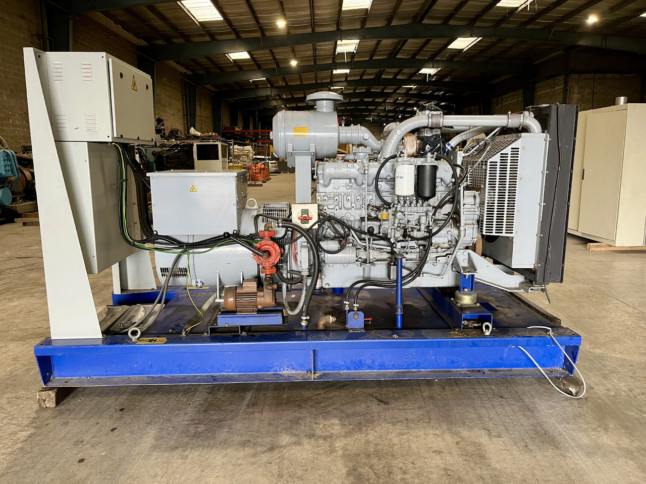 2h Energy 150 kVa IVECO 8361 - Groupe électrogène: photos 1 2h Energy 150 kVa IVECO 8361 - Groupe électrogène: photos 1