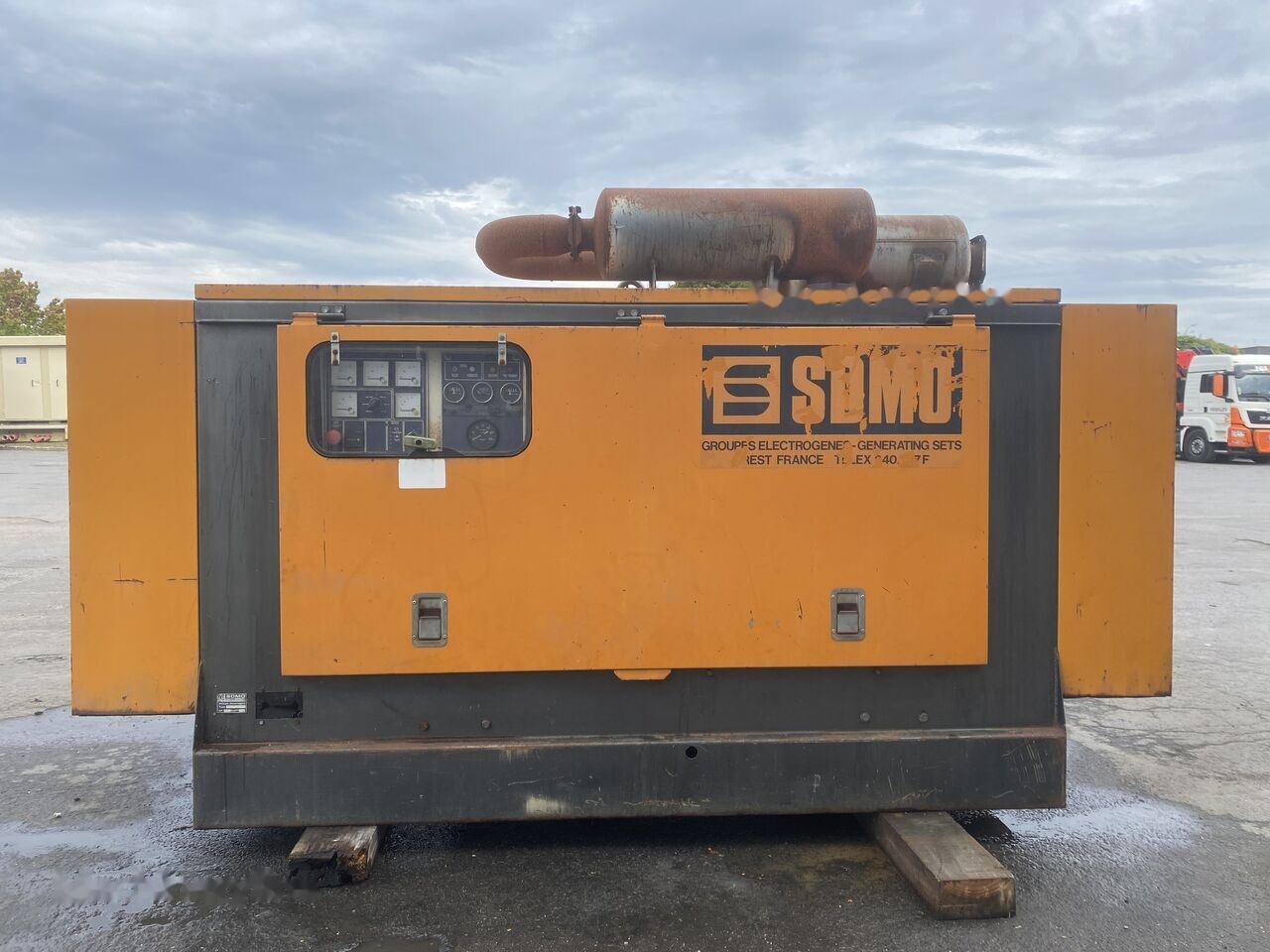 SDMO 100 kVa Cummins 6BT5.9 - Groupe électrogène: photos 1 SDMO 100 kVa Cummins 6BT5.9 - Groupe électrogène: photos 1