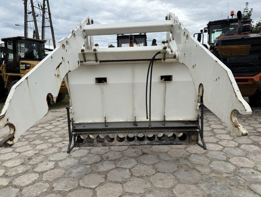 Bomag BW174 - Epandeur de sable pour Véhicule de voirie/ Spécial: photos 3 Bomag BW174 - Epandeur de sable pour Véhicule de voirie/ Spécial: photos 3