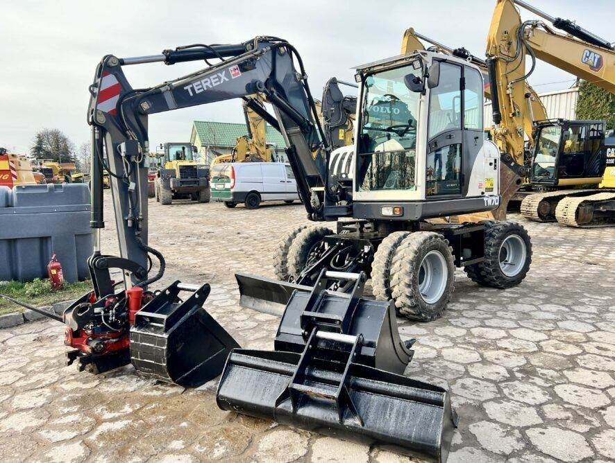 Pelle sur pneus Terex TW70: photos 10