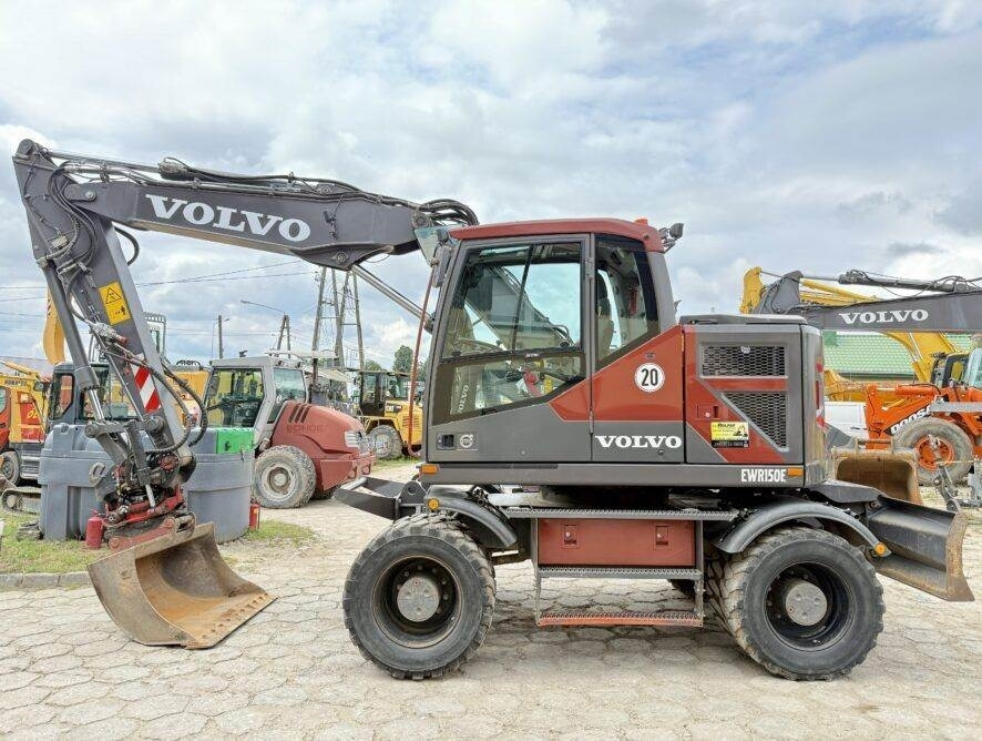 Volvo EWR150E - Pelle sur pneus: photos 2 Volvo EWR150E - Pelle sur pneus: photos 2