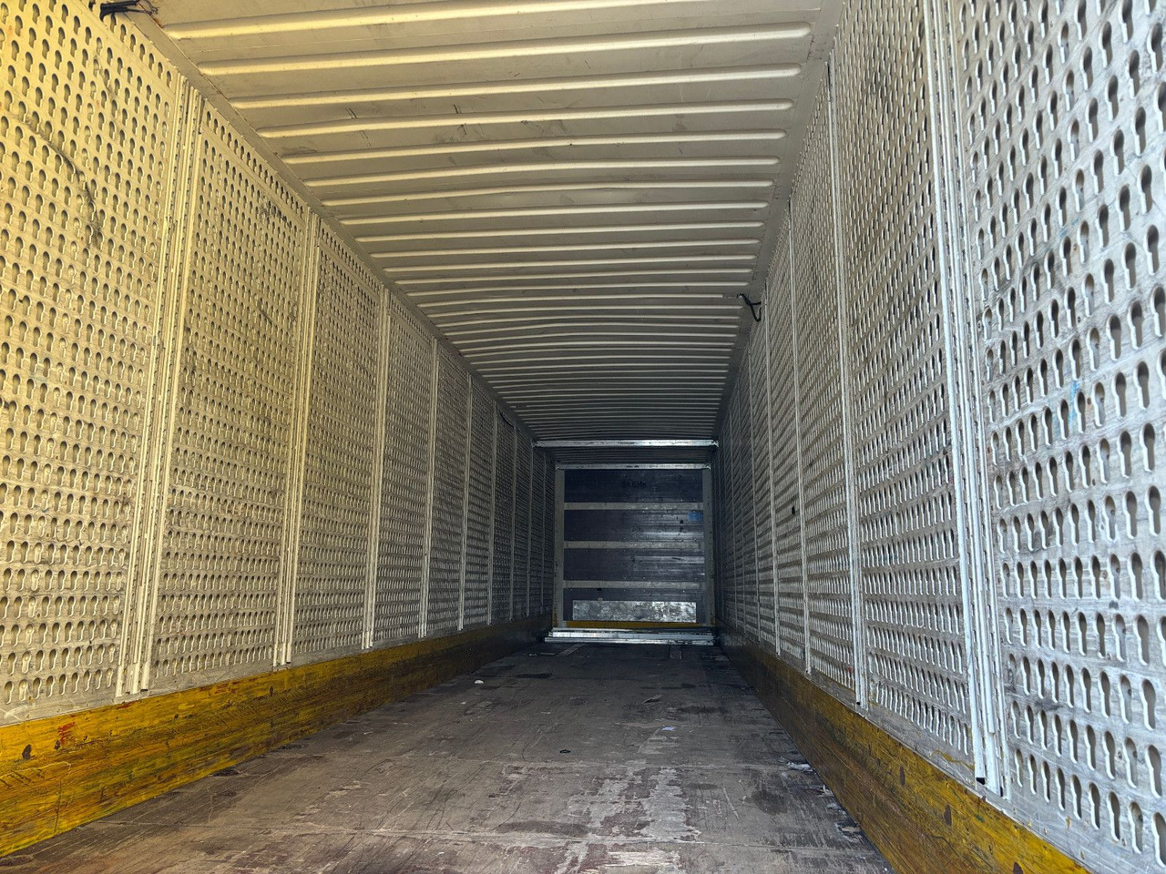 Krone SD Textilkoffer/Luft/Scheibe en leasing occasion Krone SD Textilkoffer/Luft/Scheibe: photos 8 Krone SD Textilkoffer/Luft/Scheibe en leasing occasion Krone SD Textilkoffer/Luft/Scheibe: photos 8