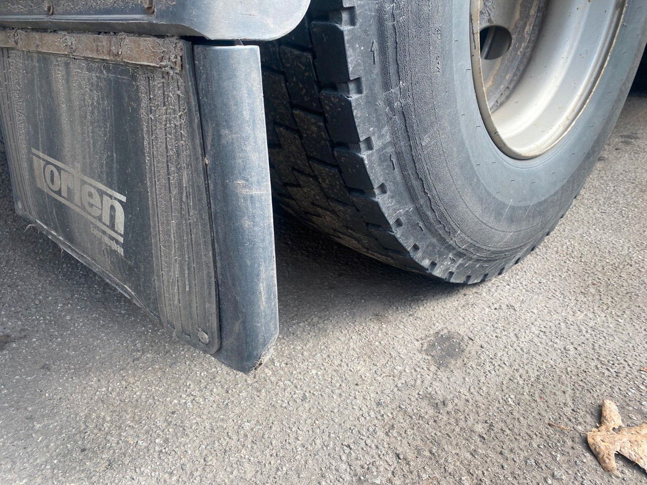 Camion à rideaux coulissants MAN 18.400 8m Lang/10t Nutzlast/2 Stück MAN 18.400 kein 18.440 2 x: photos 8 Camion à rideaux coulissants MAN 18.400 8m Lang/10t Nutzlast/2 Stück MAN 18.400 kein 18.440 2 x: photos 8