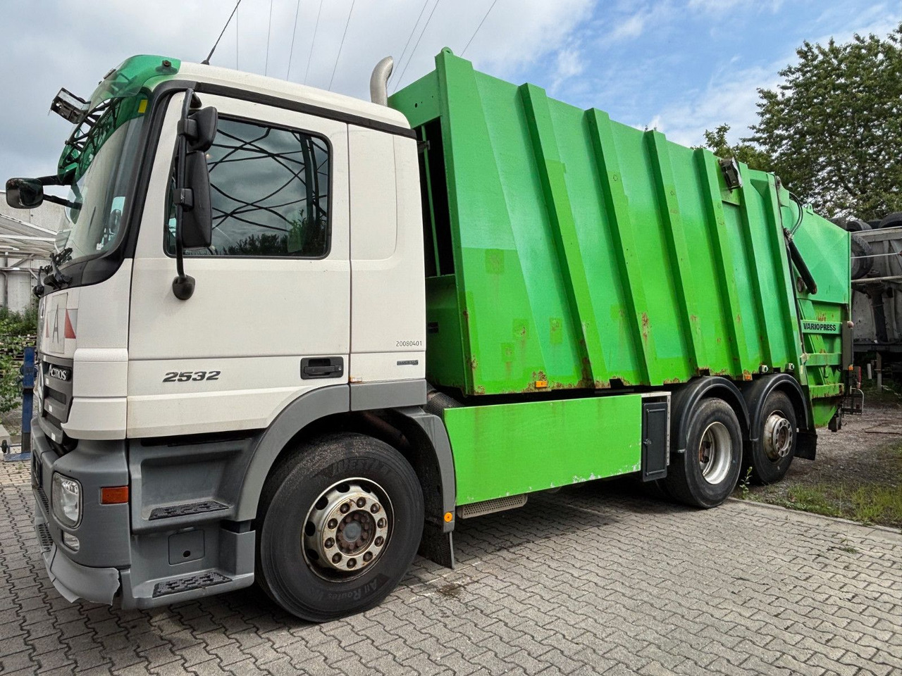 Mercedes-Benz 2532L EU5/Zöller Schüttung/VarioPress/Blatt-Luft - Benne à ordures ménagères: photos 4 Mercedes-Benz 2532L EU5/Zöller Schüttung/VarioPress/Blatt-Luft - Benne à ordures ménagères: photos 4