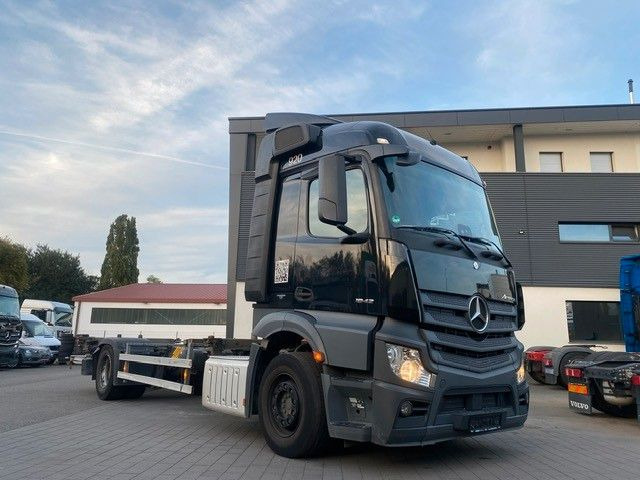 Mercedes-Benz Actros 1842 BDF LBW 1845 2x - Camion porte-conteneur/ Caisse mobile: photos 1 Mercedes-Benz Actros 1842 BDF LBW 1845 2x - Camion porte-conteneur/ Caisse mobile: photos 1