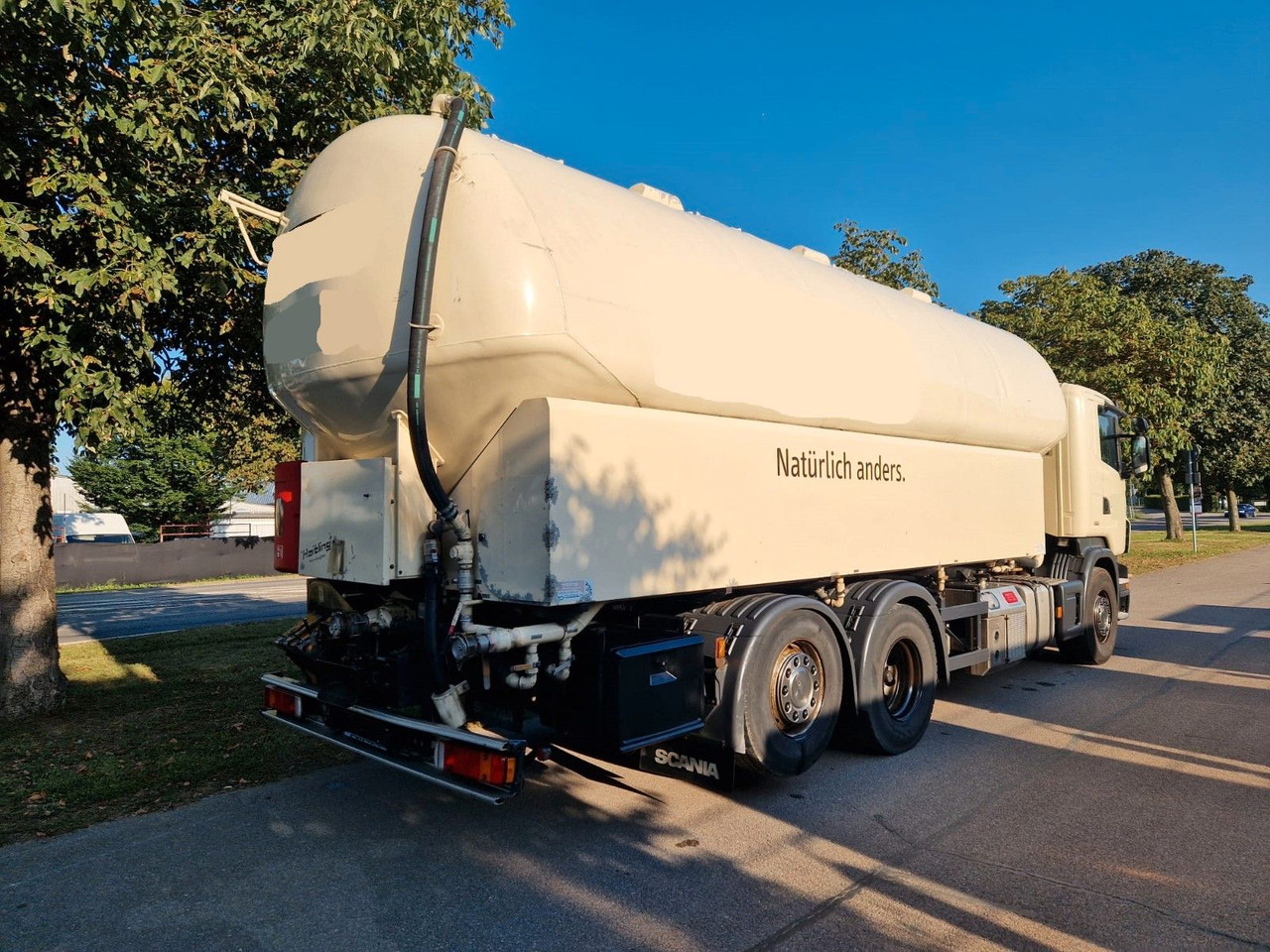 Scania R440 31m³ SILO 4 Kammer/Retarder/Kompressor/Lift - Camion citerne: photos 3 Scania R440 31m³ SILO 4 Kammer/Retarder/Kompressor/Lift - Camion citerne: photos 3