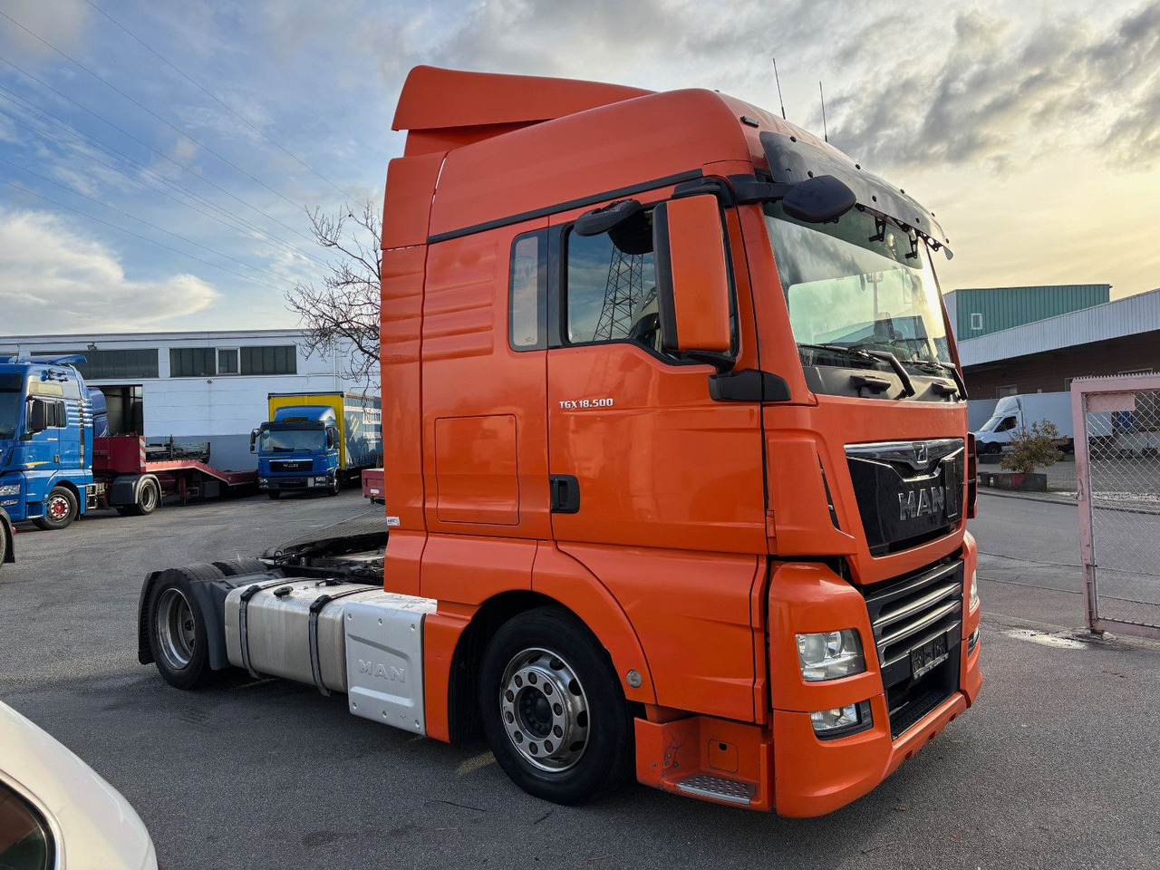 MAN TGX 18.500 XXL HUBSATTELLKUPLUNG - Tracteur routier: photos 5 MAN TGX 18.500 XXL HUBSATTELLKUPLUNG - Tracteur routier: photos 5