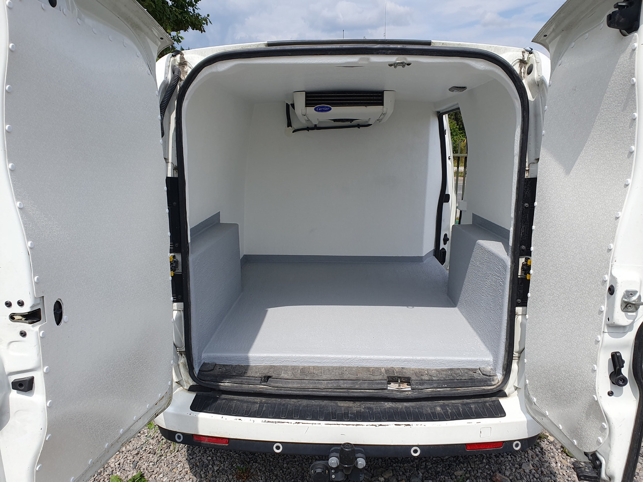 FIAT DOBLO 1.6 LONG CHLODNIA MROZNIA carrier + 230 V KLIMA EURO6 - Utilitaire frigorifique: photos 2 FIAT DOBLO 1.6 LONG CHLODNIA MROZNIA carrier + 230 V KLIMA EURO6 - Utilitaire frigorifique: photos 2