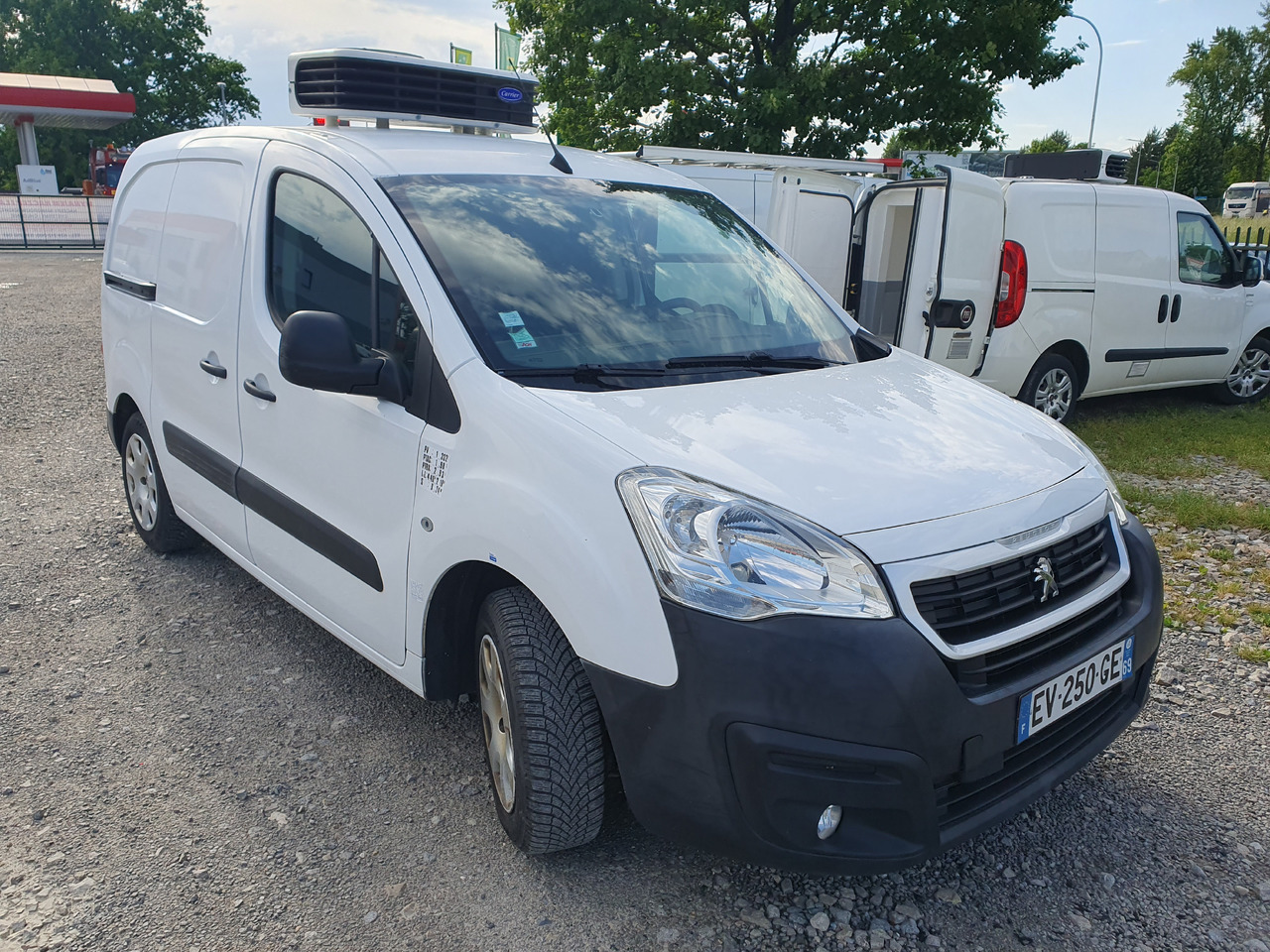 PEUGEOT PARTNER LONG CHLODNIA MROZNIA CARRIER  KLIMA NAVI EURO6 [ Copy ] en leasing occasion PEUGEOT PARTNER LONG CHLODNIA MROZNIA CARRIER  KLIMA NAVI EURO6 [ Copy ]: photos 12