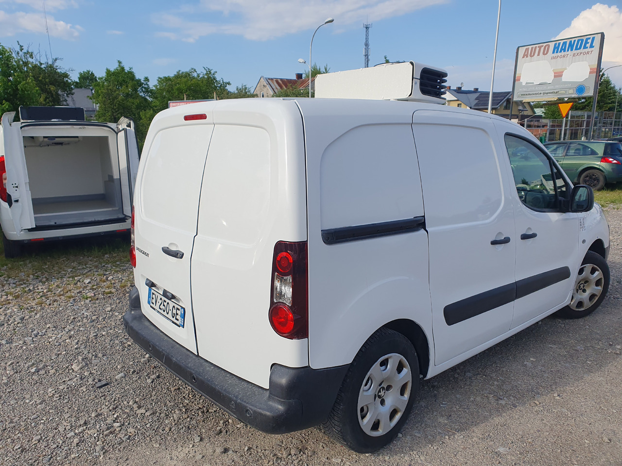 PEUGEOT PARTNER LONG CHLODNIA MROZNIA CARRIER  KLIMA NAVI EURO6 [ Copy ] en leasing occasion PEUGEOT PARTNER LONG CHLODNIA MROZNIA CARRIER  KLIMA NAVI EURO6 [ Copy ]: photos 10