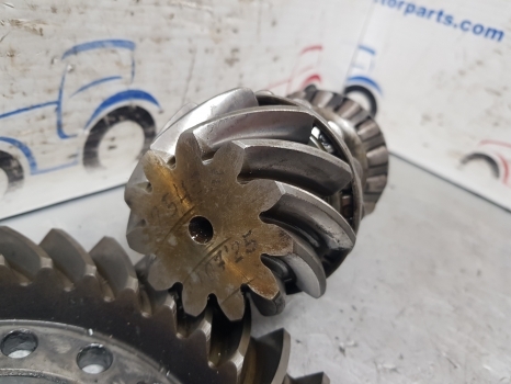 Case 5140, 5250 Front Axle Bevel Gear Z 11/32 065630; 81877c1; 81876c1; 065630 - Essieu avant pour Tracteur agricole: photos 3 Case 5140, 5250 Front Axle Bevel Gear Z 11/32 065630; 81877c1; 81876c1; 065630 - Essieu avant pour Tracteur agricole: photos 3