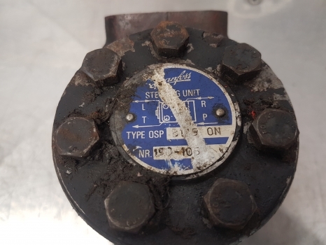 Case David Brown 990, 885 Orbital Motor, Valve K207419, K946083, 150-1051 - Commande de gouvernail pour Tracteur agricole: photos 3 Case David Brown 990, 885 Orbital Motor, Valve K207419, K946083, 150-1051 - Commande de gouvernail pour Tracteur agricole: photos 3