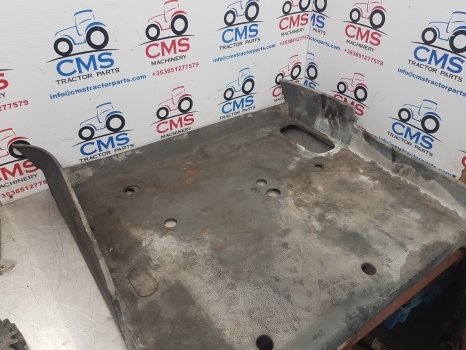 Case Mxm Series Mxm165, Mxm175, Mxm180, Mxm190 Cab Floor Mat 82023465, 82020004 - Cabine et intérieur pour Tracteur agricole: photos 2 Case Mxm Series Mxm165, Mxm175, Mxm180, Mxm190 Cab Floor Mat 82023465, 82020004 - Cabine et intérieur pour Tracteur agricole: photos 2