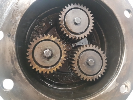 Claas Ares 836 Front Axle Planetary Gear Holder 11760, 6000103811, 6000103815 - Essieu avant pour Tracteur agricole: photos 2 Claas Ares 836 Front Axle Planetary Gear Holder 11760, 6000103811, 6000103815 - Essieu avant pour Tracteur agricole: photos 2