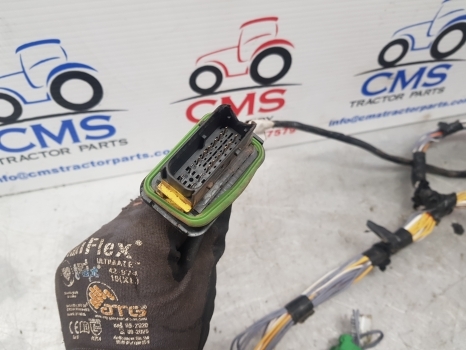 Claas Arion 640 Cab Wiring Loom 0022371370, 0022371372, 22371370, 22371372 - Câble/ Fil pour Tracteur agricole: photos 5 Claas Arion 640 Cab Wiring Loom 0022371370, 0022371372, 22371370, 22371372 - Câble/ Fil pour Tracteur agricole: photos 5