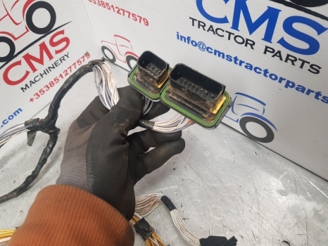 Claas Arion 640 Cab Wiring Loom 0022371370, 0022371372, 22371370, 22371372 - Câble/ Fil pour Tracteur agricole: photos 4 Claas Arion 640 Cab Wiring Loom 0022371370, 0022371372, 22371370, 22371372 - Câble/ Fil pour Tracteur agricole: photos 4