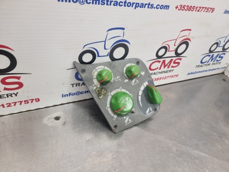 Deutz Agrotron 135, Agroton Series, Cab Console Panel 04424252, 04427307/10 - Panel de instrumentos pour Machine agricole: photos 2 Deutz Agrotron 135, Agroton Series, Cab Console Panel 04424252, 04427307/10 - Panel de instrumentos pour Machine agricole: photos 2