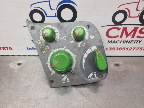 Deutz Agrotron 135, Agroton Series, Cab Console Panel 04424252, 04427307/10 - Panel de instrumentos pour Machine agricole: photos 1 Deutz Agrotron 135, Agroton Series, Cab Console Panel 04424252, 04427307/10 - Panel de instrumentos pour Machine agricole: photos 1