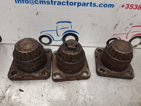 Deutz Agrotron, Same, Lamborgini 150 Front Axle King Pin Set 04415111, Apl2045 - Essieu avant pour Tracteur agricole: photos 1 Deutz Agrotron, Same, Lamborgini 150 Front Axle King Pin Set 04415111, Apl2045 - Essieu avant pour Tracteur agricole: photos 1