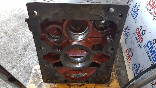 Deutz Dx 3.90 Transmission Gearbox Housing 043251440 - Boîte de vitesse et pièces pour Tracteur agricole: photos 4 Deutz Dx 3.90 Transmission Gearbox Housing 043251440 - Boîte de vitesse et pièces pour Tracteur agricole: photos 4