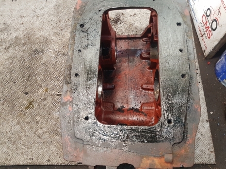 Deutz Dxbis 110, 85, 90 Transmission Back Housing 02388963, 4328896rk, 4328896r - Boîte de vitesse et pièces pour Tracteur agricole: photos 4 Deutz Dxbis 110, 85, 90 Transmission Back Housing 02388963, 4328896rk, 4328896r - Boîte de vitesse et pièces pour Tracteur agricole: photos 4