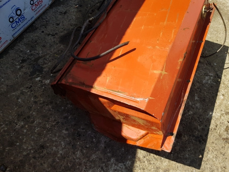 Fiat 115-90, 130-90, 150-90, 160-90, 180-90 Super Comfort Cab Fuel Tank 5151991 - Réservoir de carburant: photos 5 Fiat 115-90, 130-90, 150-90, 160-90, 180-90 Super Comfort Cab Fuel Tank 5151991 - Réservoir de carburant: photos 5