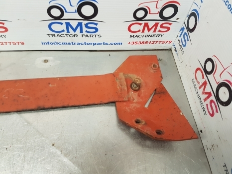 Fiat 115-90, 140-90, 130-90, 160-90, 180-90 Fuel Tank Support 82992886, 82992887 - Réservoir de carburant pour Machine agricole: photos 3 Fiat 115-90, 140-90, 130-90, 160-90, 180-90 Fuel Tank Support 82992886, 82992887 - Réservoir de carburant pour Machine agricole: photos 3