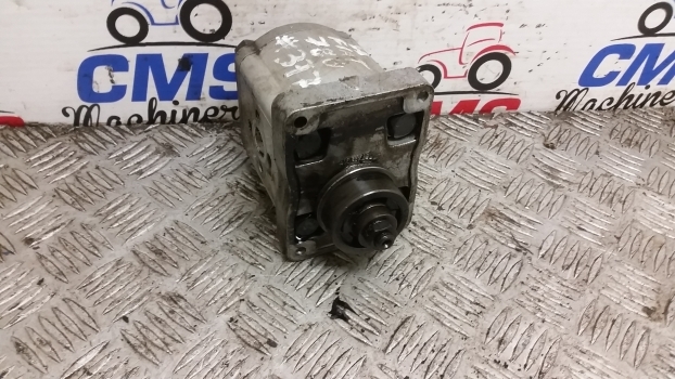 Fiat 780 Hydraulic Pump. Please Check By Photos. - Pompe hydraulique pour Tracteur agricole: photos 2 Fiat 780 Hydraulic Pump. Please Check By Photos. - Pompe hydraulique pour Tracteur agricole: photos 2