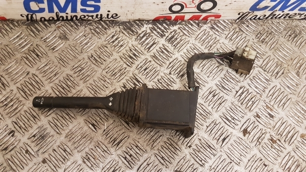 Fiat 90 Series 100-90, 80-90, 110-90, 90-90 Indicator Switch 5143662 - Système électrique pour Tracteur agricole: photos 2 Fiat 90 Series 100-90, 80-90, 110-90, 90-90 Indicator Switch 5143662 - Système électrique pour Tracteur agricole: photos 2