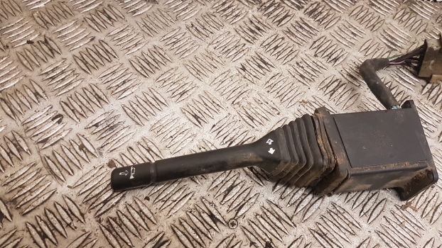 Fiat 90 Series 100-90, 80-90, 110-90, 90-90 Indicator Switch 5143662 - Système électrique pour Tracteur agricole: photos 4 Fiat 90 Series 100-90, 80-90, 110-90, 90-90 Indicator Switch 5143662 - Système électrique pour Tracteur agricole: photos 4