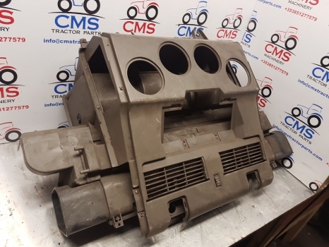 Fiat F100, F110, F115, F120, F130, F140 Cab Plastic Panel, Cover 9966258 - Cabine et intérieur pour Tracteur agricole: photos 2 Fiat F100, F110, F115, F120, F130, F140 Cab Plastic Panel, Cover 9966258 - Cabine et intérieur pour Tracteur agricole: photos 2