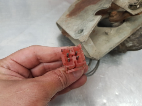 Ford 10, 600, Tw Ser 6610 Q Cab Wiper Motor D9nn17b571ab, D9nn17485ba,d5nn17504a - Essuie-glace: photos 5 Ford 10, 600, Tw Ser 6610 Q Cab Wiper Motor D9nn17b571ab, D9nn17485ba,d5nn17504a - Essuie-glace: photos 5